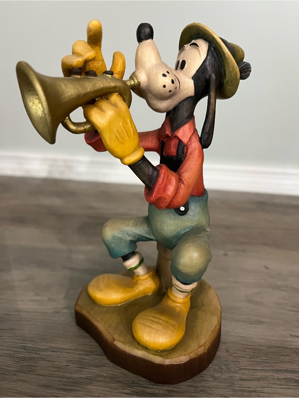 6” Anri Disney Retired Goofy With Trumpet 🎺 (Hand-Carved & Hand-Painted)